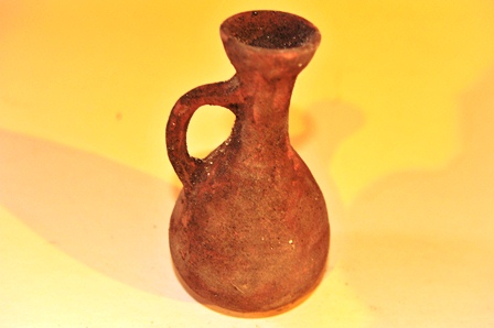 Moabite Woman Oil Jug Recreation - Click Image to Close