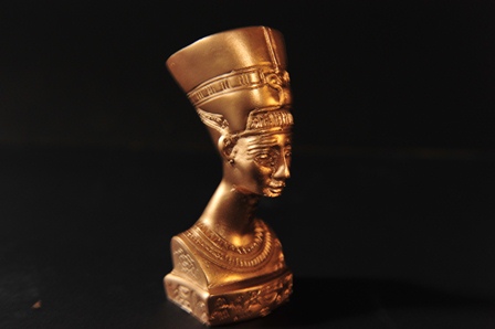 Queen Nefertiti Bust Recreation Gold - Click Image to Close