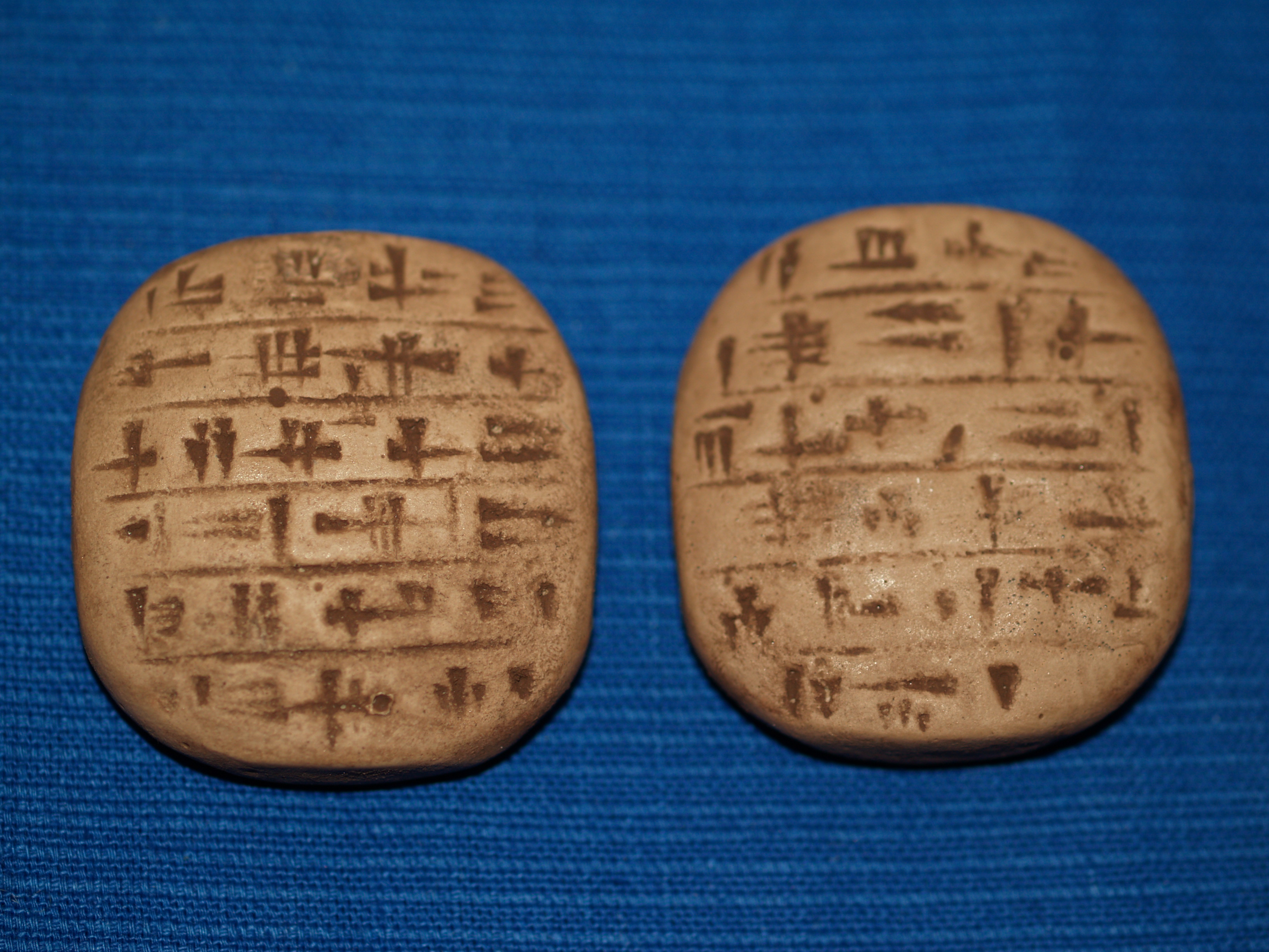 Sumerian Round Tablet Replica - Click Image to Close